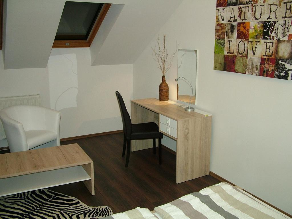 Korzó Apartman Koszeg Ruang foto