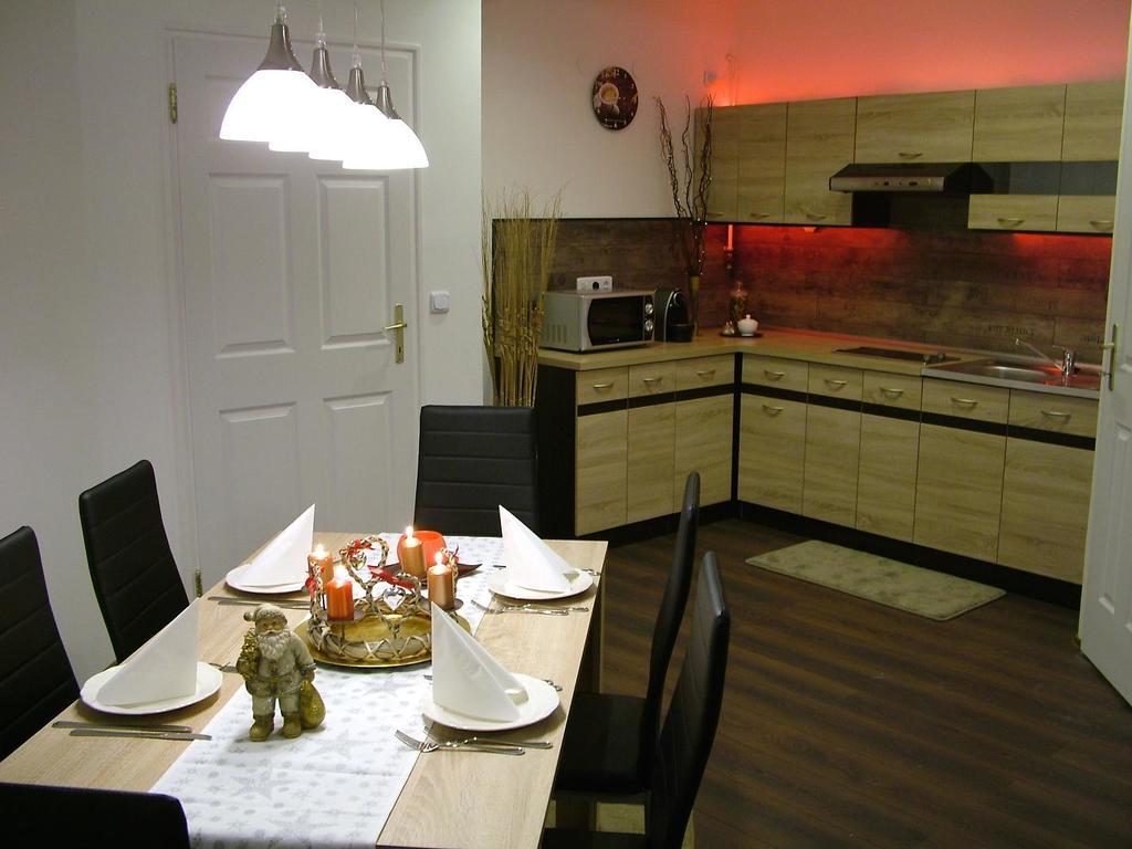 Korzó Apartman Koszeg Ruang foto