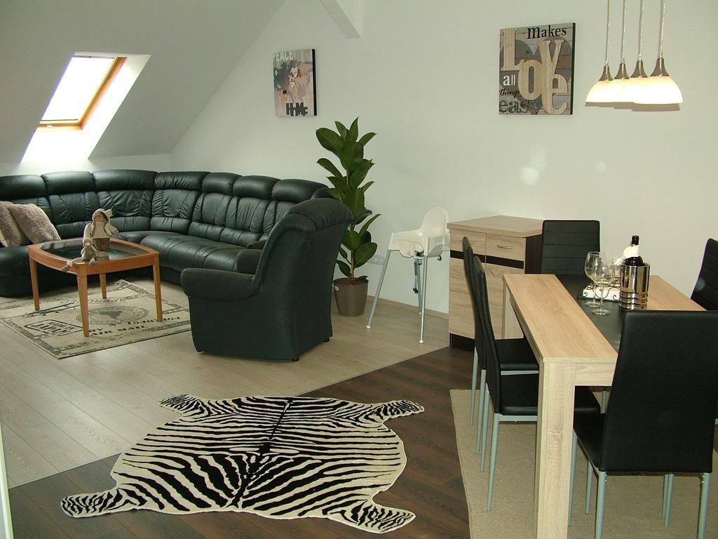 Korzó Apartman Koszeg Ruang foto